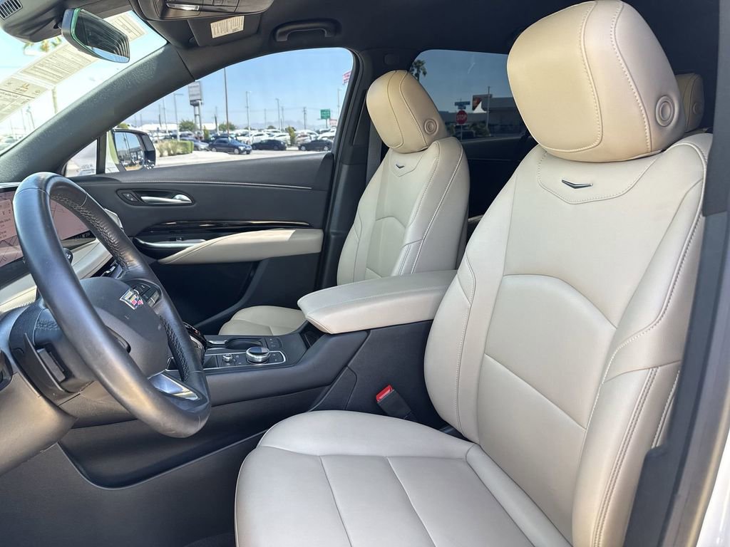 Certified 2024 Cadillac XT4 Luxury w/ Cold Weather Package AWD/4WD image 23