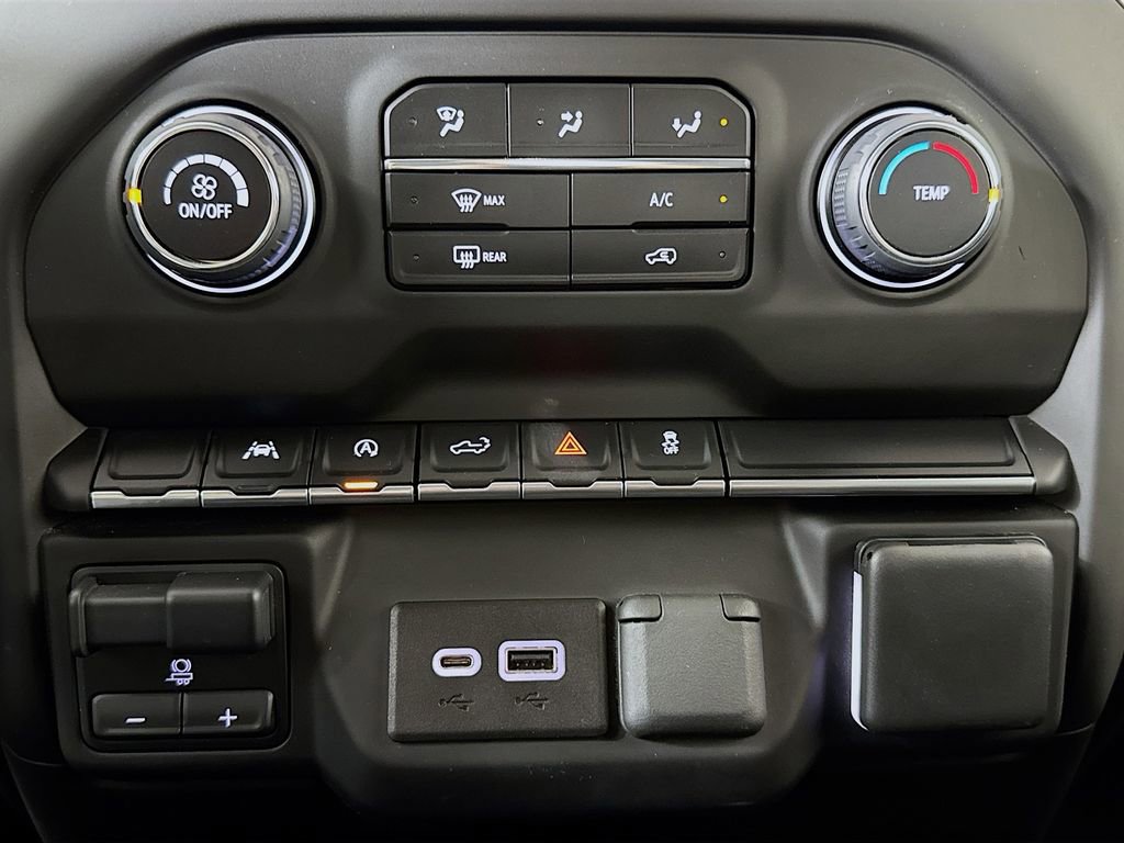 Used 2023 Chevrolet Silverado 1500 Custom image 14