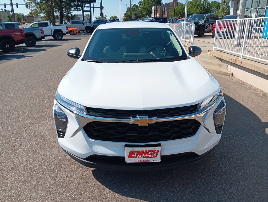 Used 2026 Chevrolet Trax LS FWD image 8