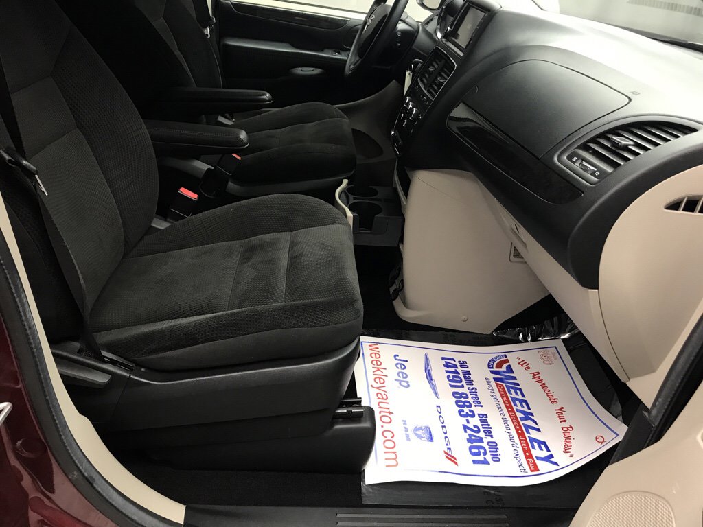 Used 2018 Dodge Grand Caravan SE image 17
