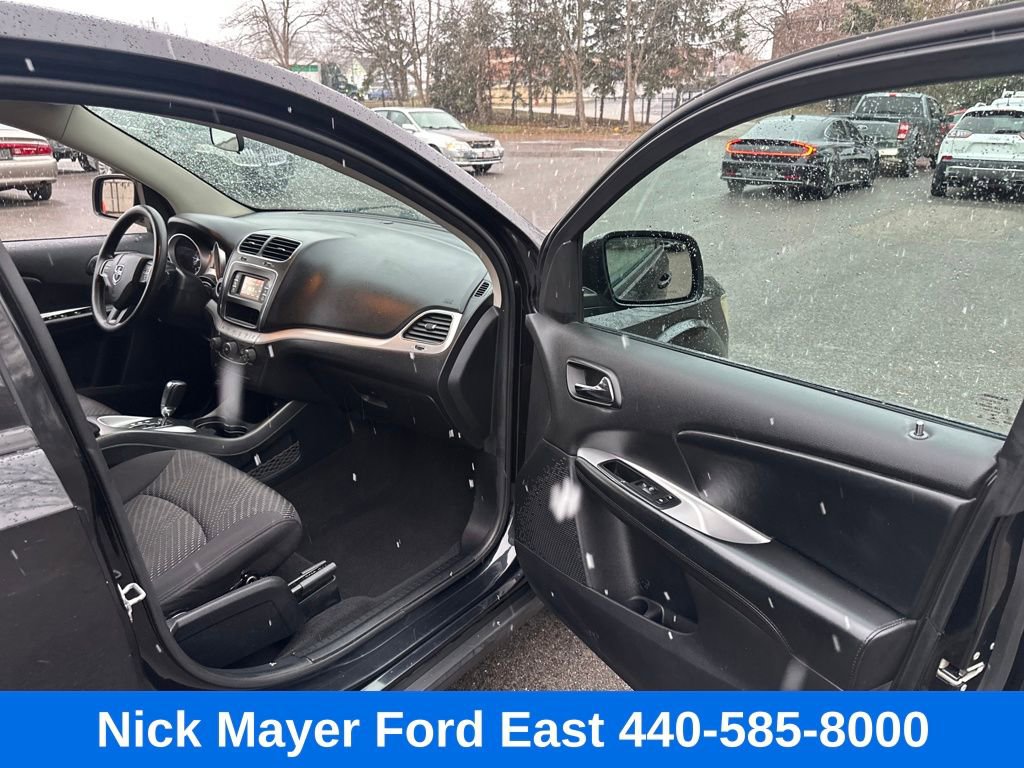 Used 2013 Dodge Journey SXT image 9