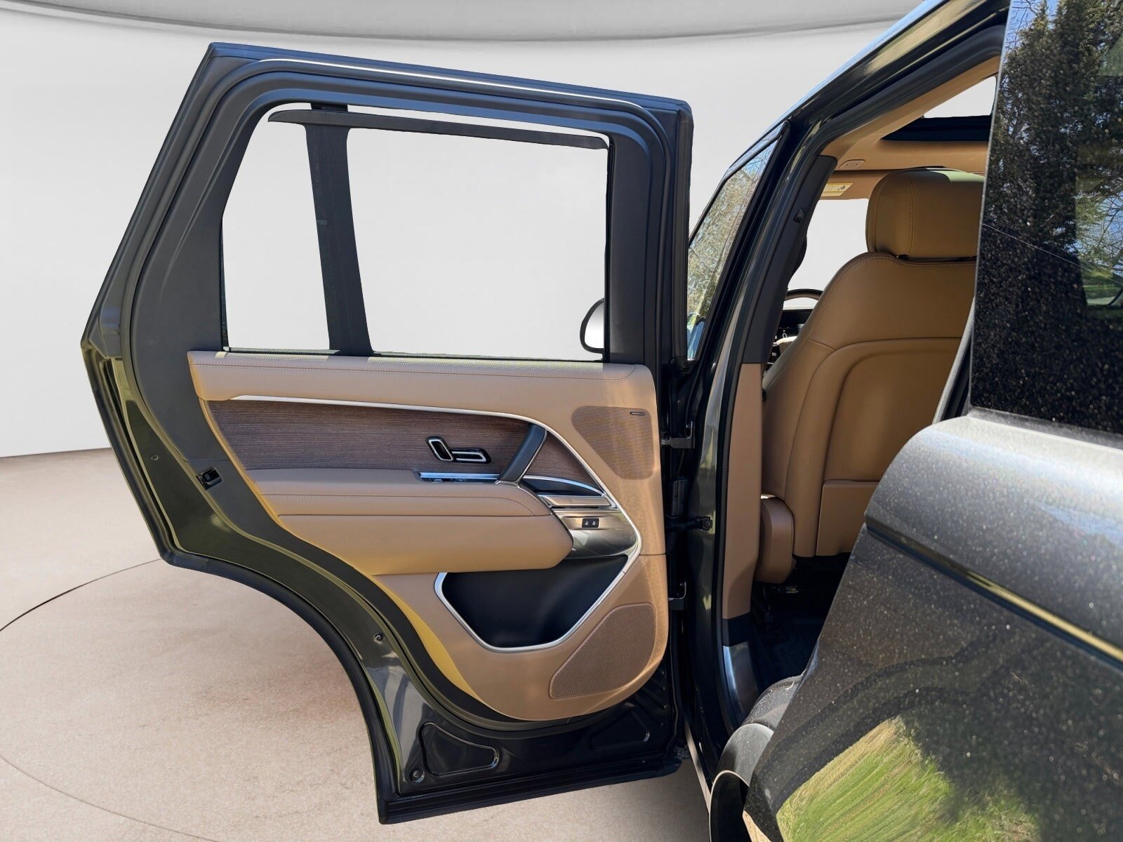 Certified 2023 Land Rover Range Rover SE image 17