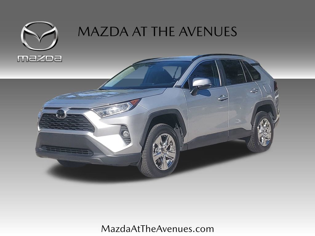 Used 2021 Toyota RAV4 XLE image 1