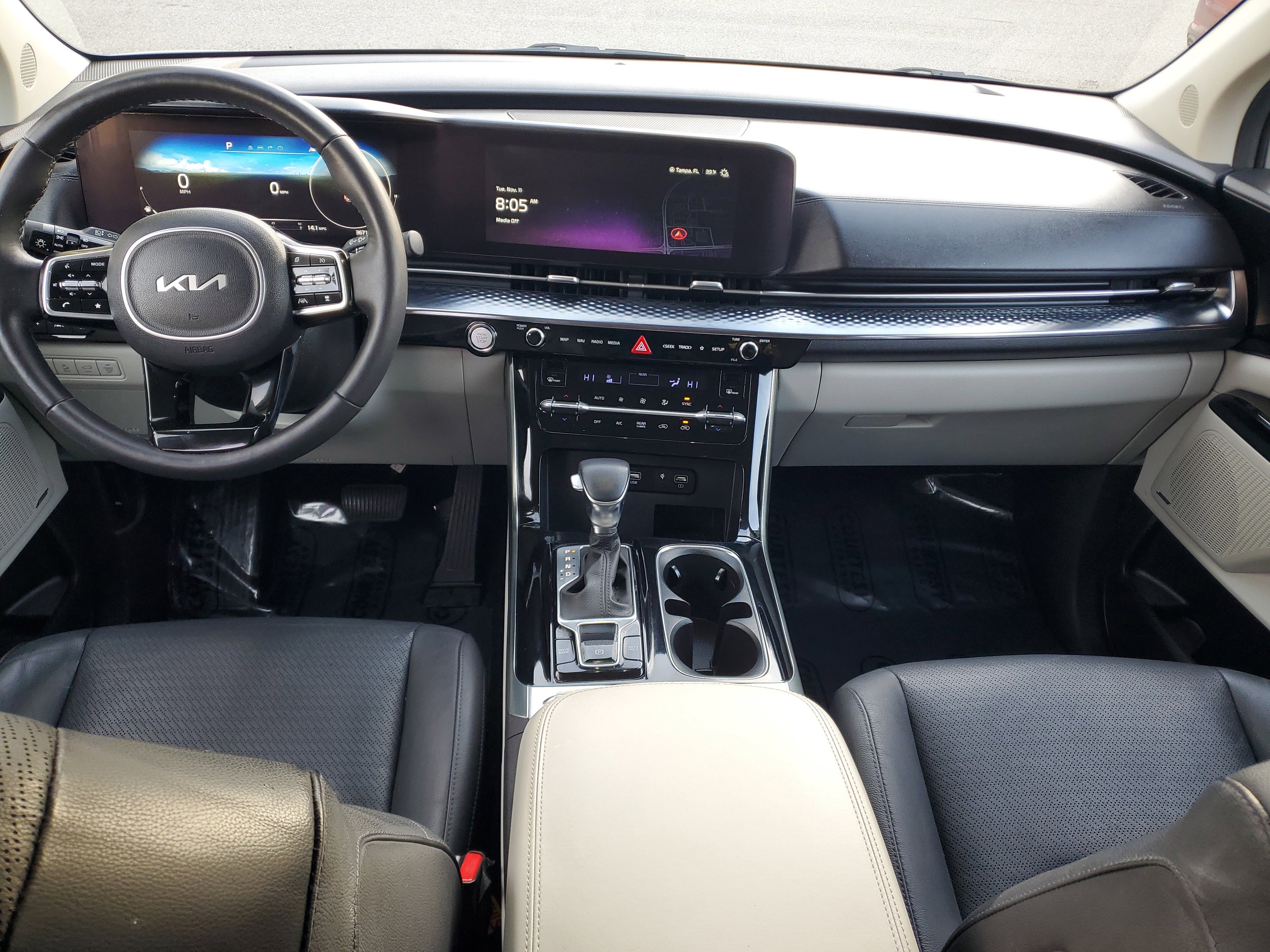 Certified 2023 Kia Carnival SX Prestige image 11