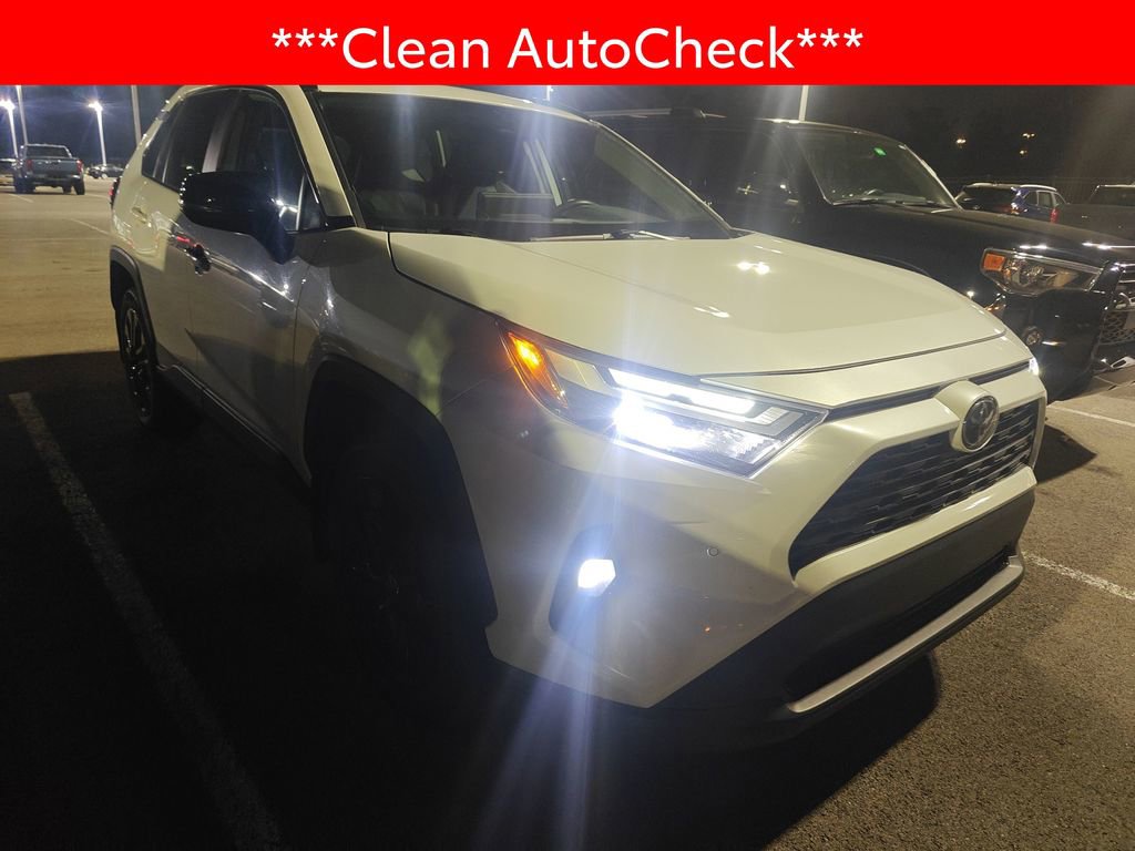 Used 2023 Toyota RAV4 XLE Premium image 3