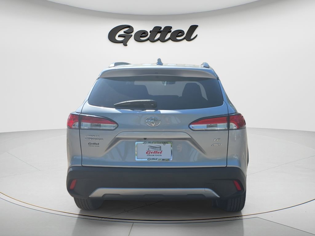 Used 2022 Toyota Corolla Cross LE w/ Moonroof Package AWD/4WD image 5