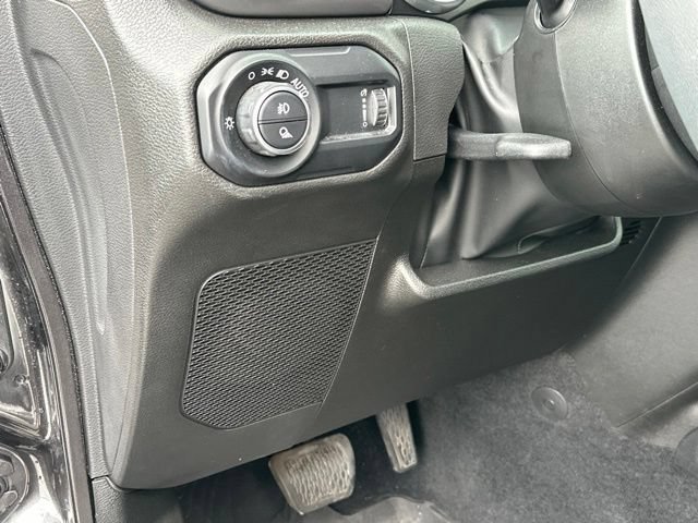 Used 2023 Jeep Gladiator Sport AWD/4WD image 32