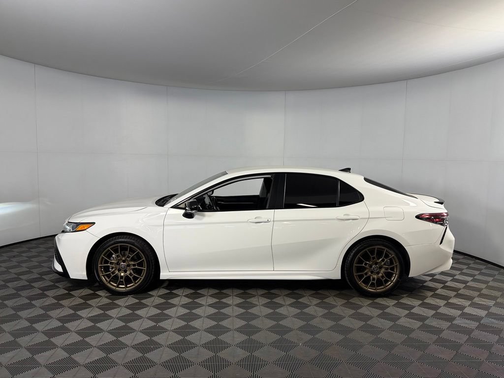 Used 2024 Toyota Camry SE w/ Convenience Package FWD image 11