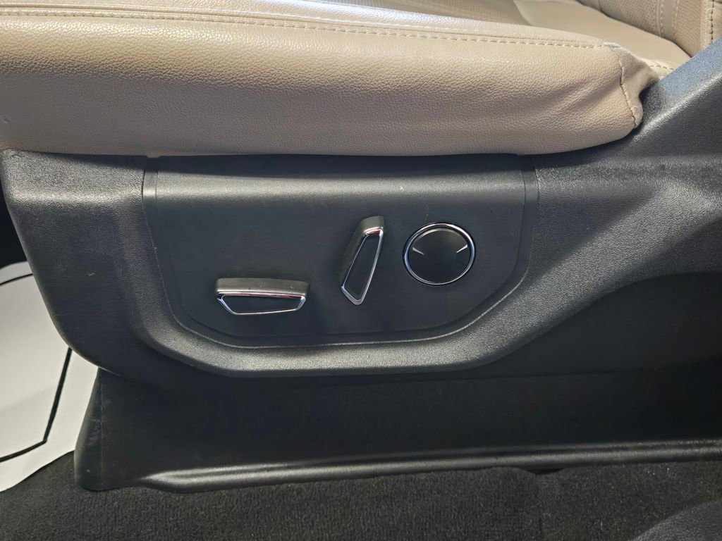 Used 2024 Ford Expedition Limited image 14