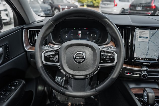 Used 2024 Volvo XC60 B5 Plus image 29