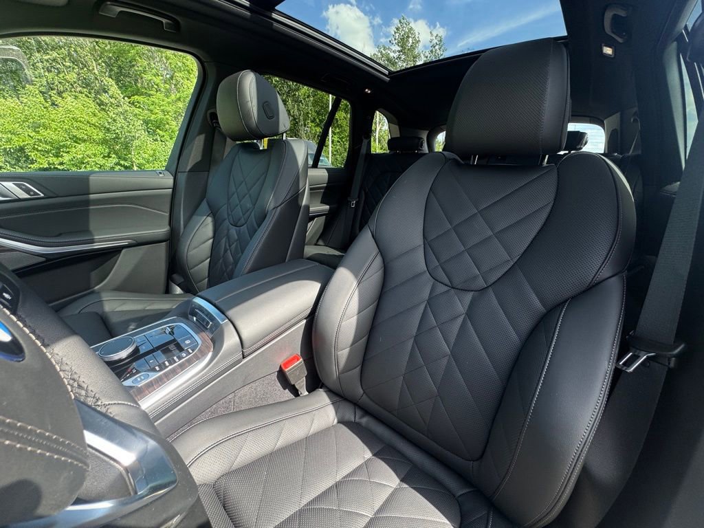 Used 2026 BMW X5 xDrive50e w/ Premium Package image 17