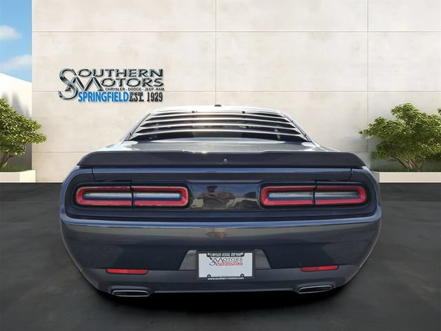 Used 2019 Dodge Challenger SXT RWD image 4