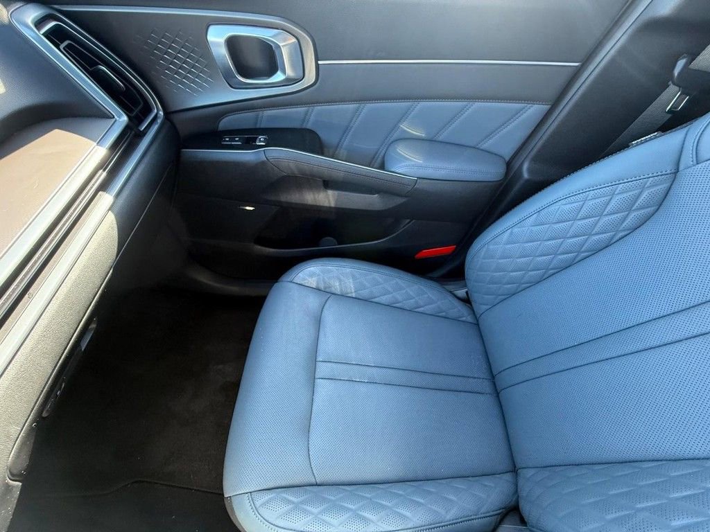 Used 2025 Kia Sorento SX Prestige image 26