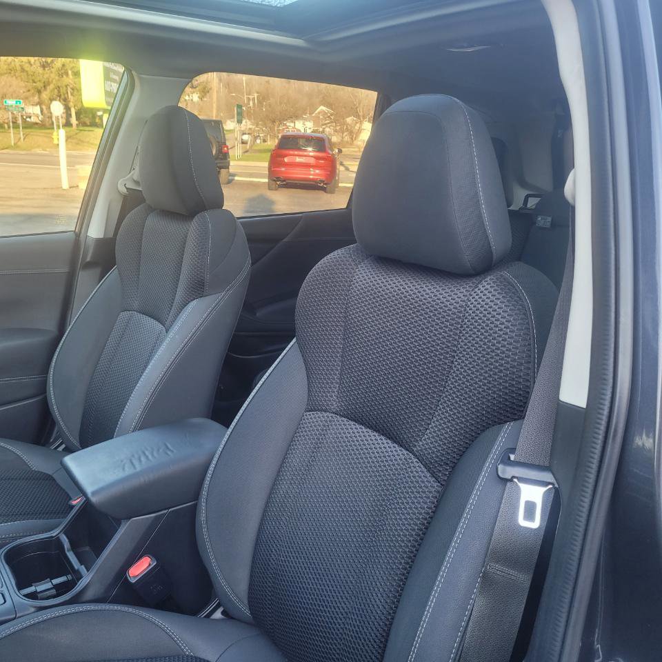 Used 2019 Subaru Forester Premium w/ All-Weather Package image 12