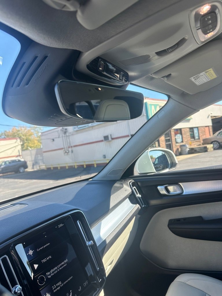Used 2019 Volvo XC40 T5 Momentum image 21