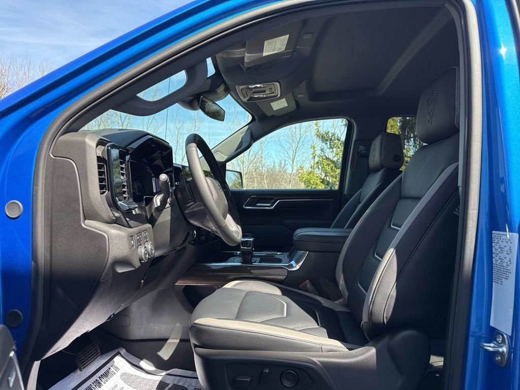 New 2025 Chevrolet Silverado 1500 RST w/ Convenience Package II AWD/4WD image 10