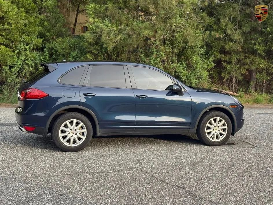Used 2012 Porsche Cayenne S image 10