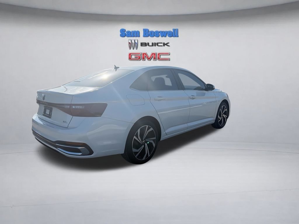 Used 2025 Volkswagen Jetta SEL FWD image 9