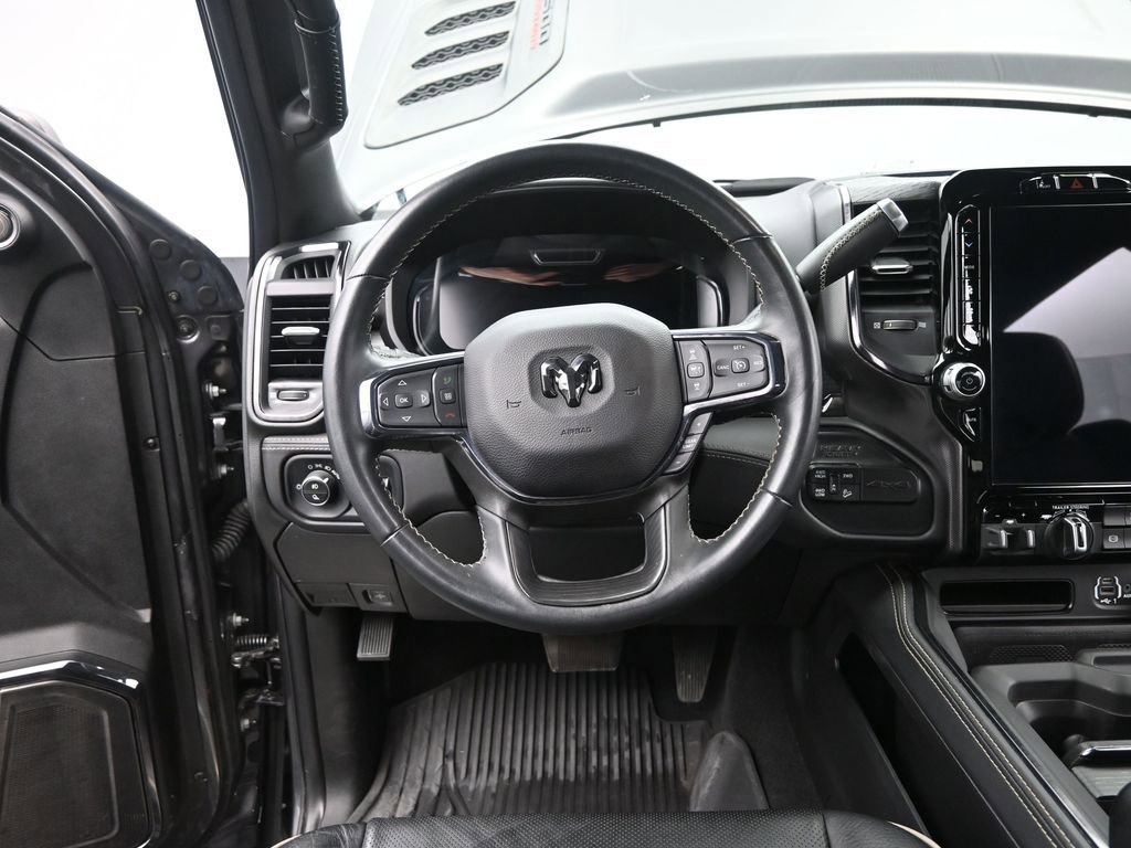 Used 2024 RAM 2500 Limited image 27