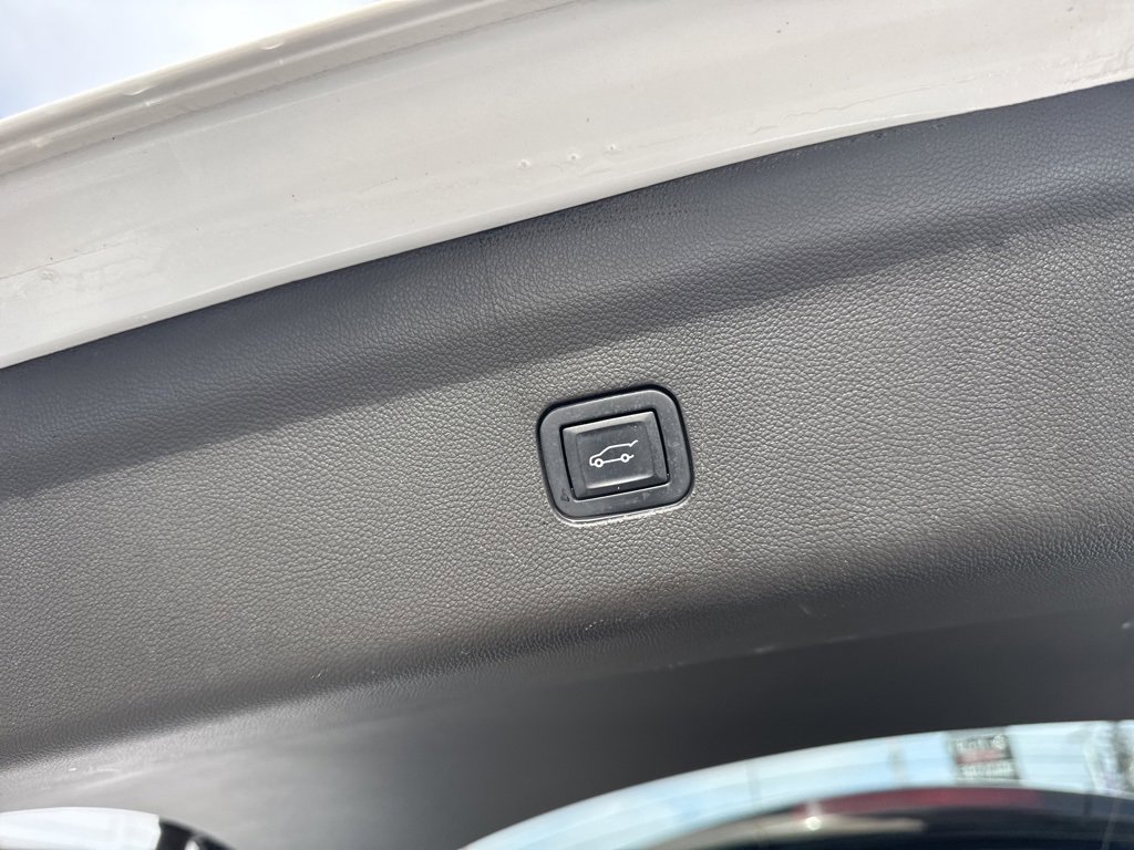 Certified 2022 Buick Enclave Avenir w/ Avenir Technology Package image 46