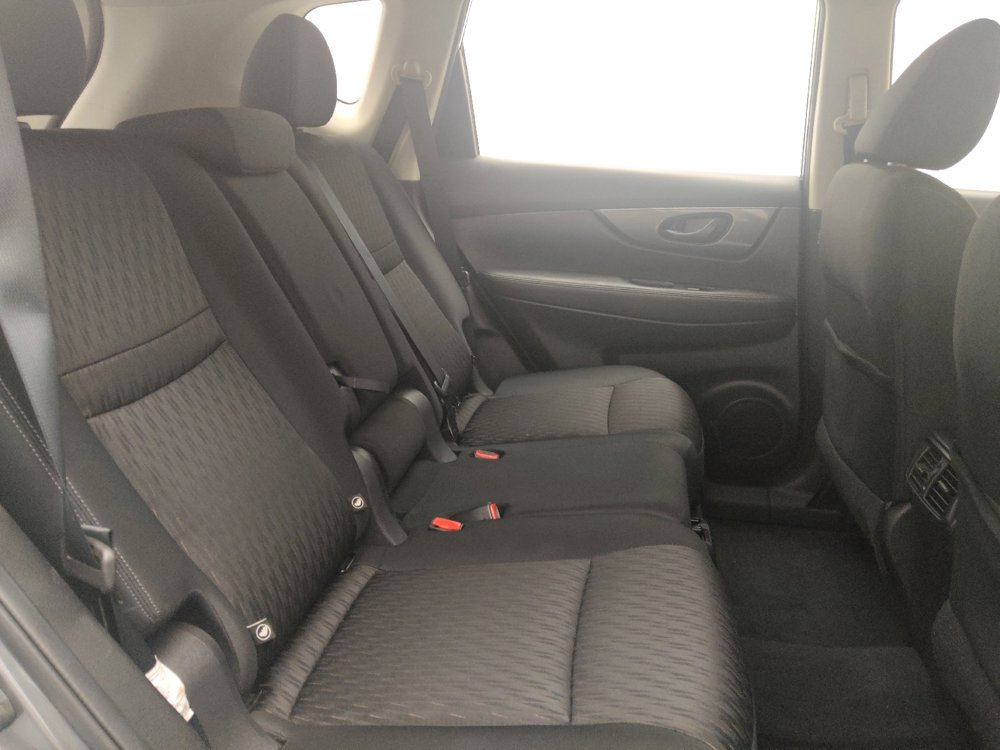 Used 2019 Nissan Rogue S image 19