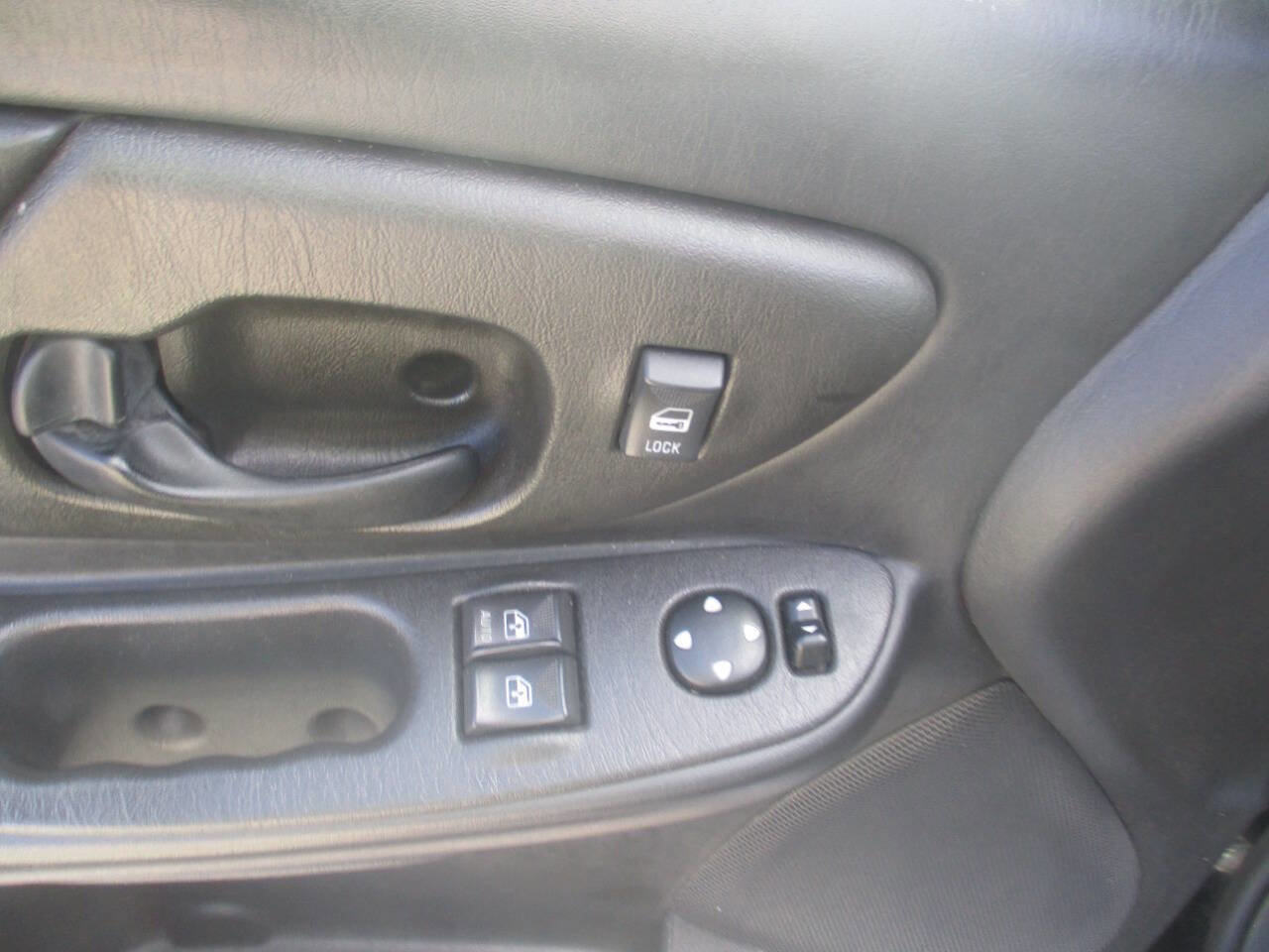 Used 2002 Chevrolet Monte Carlo SS w/ High Sport Appearance Pkg FWD image 12