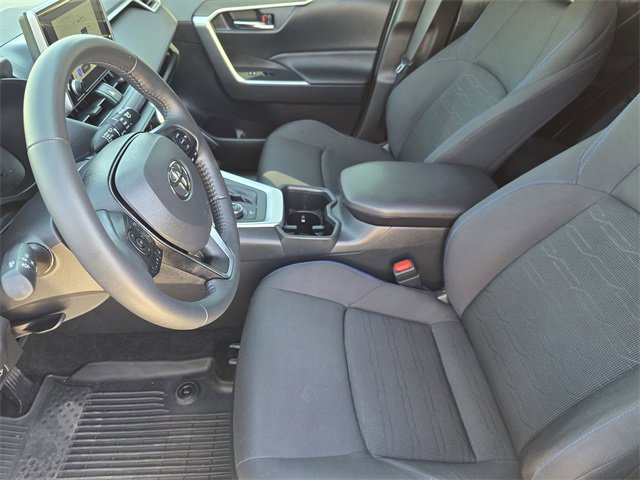 Used 2023 Toyota RAV4 SE w/ Convenience Package image 10