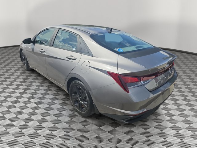 Used 2022 Hyundai Elantra SEL FWD image 4