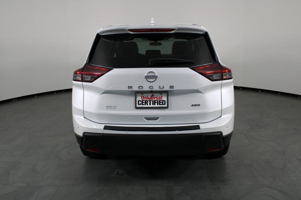 Certified 2025 Nissan Rogue SV image 7