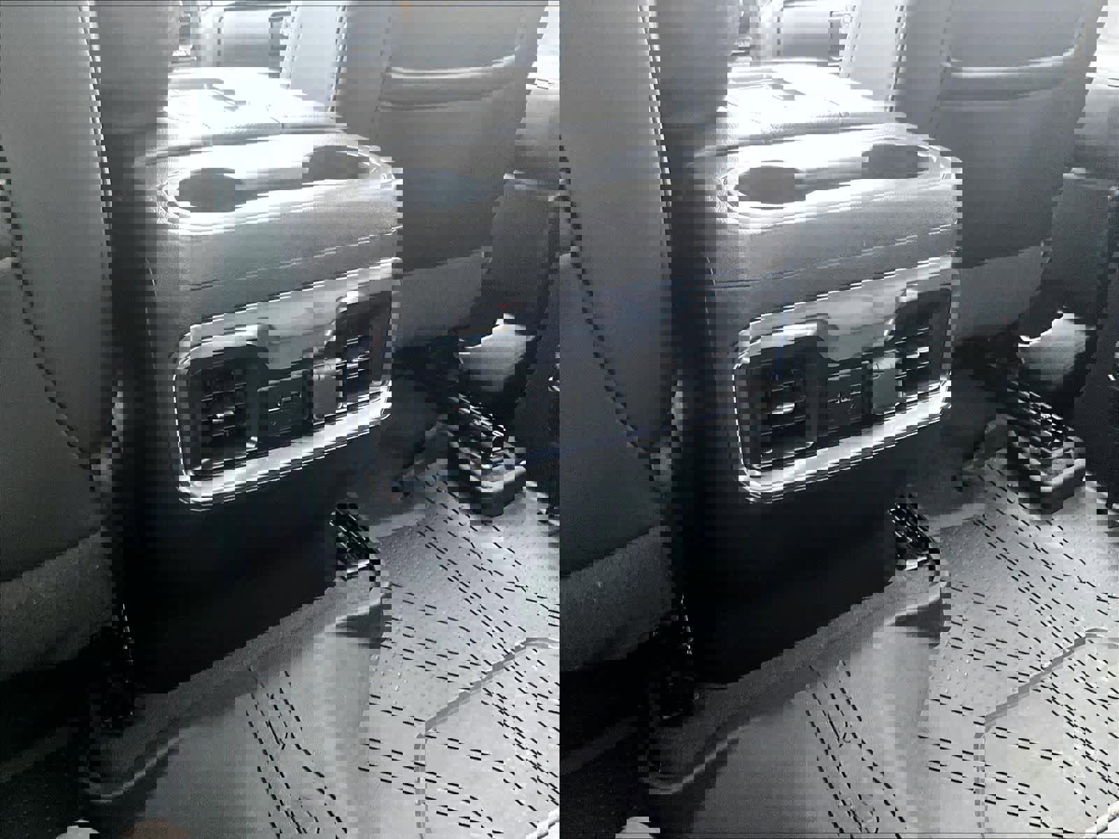 Used 2022 Chevrolet Silverado 1500 High Country image 27