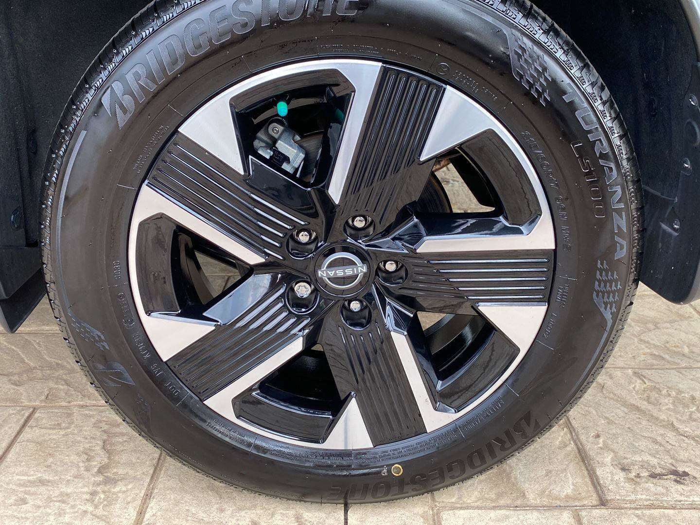 Certified 2025 Nissan Kicks SV AWD/4WD image 16