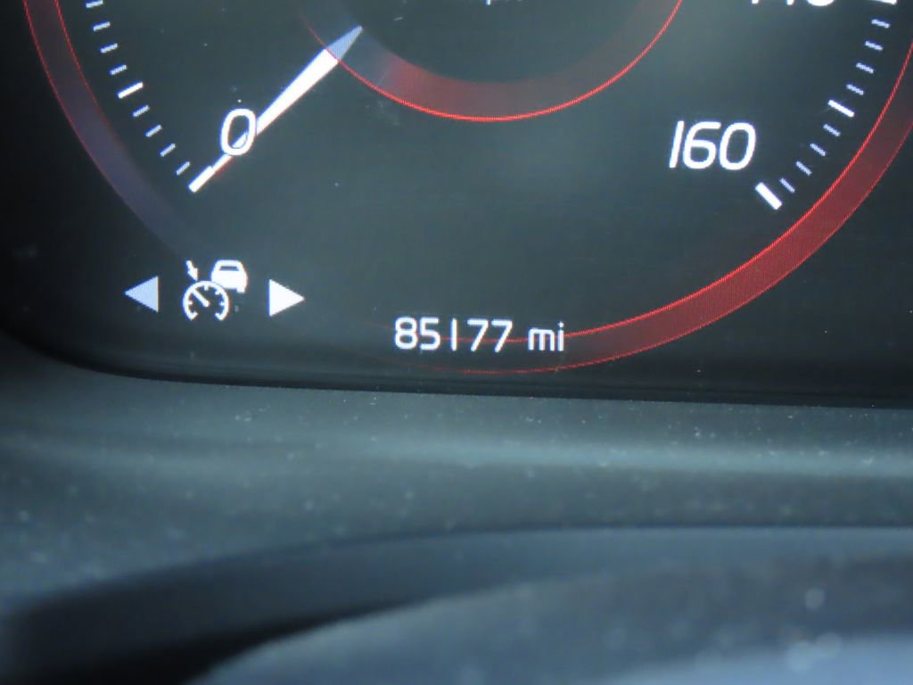 Used 2019 Volvo V60 T6 R-Design image 20