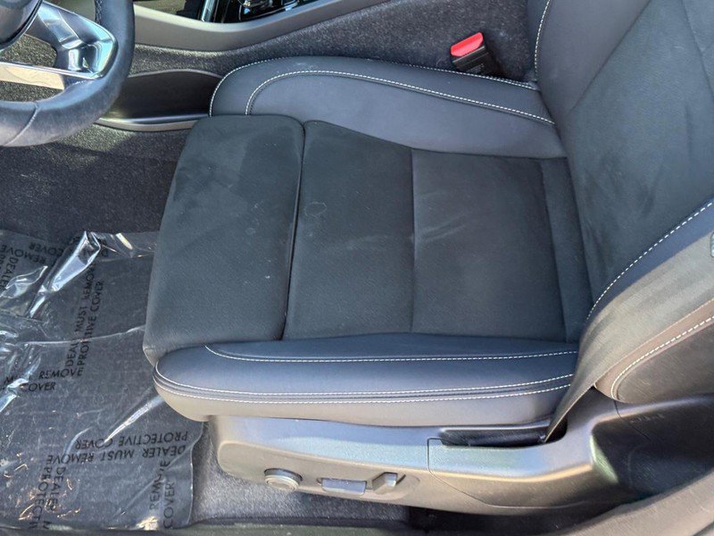 Certified 2023 Volvo XC40 B5 Ultimate w/ Protection Package Premier image 17