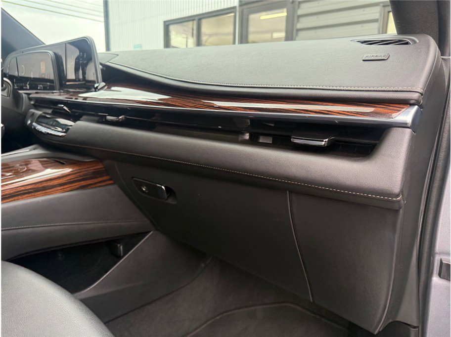 Used 2021 Cadillac Escalade Luxury AWD/4WD image 37