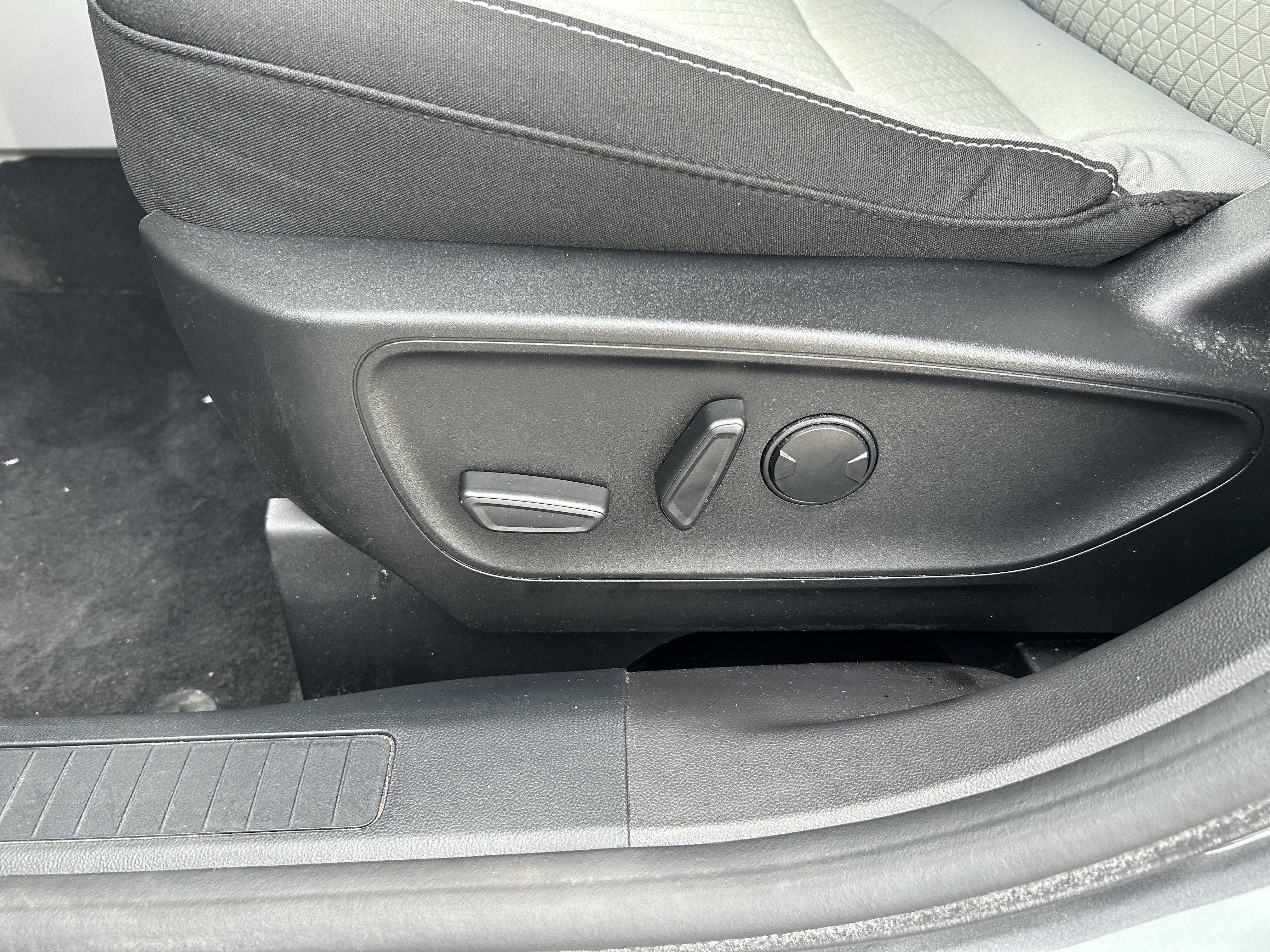 Used 2023 Ford Escape Active image 21