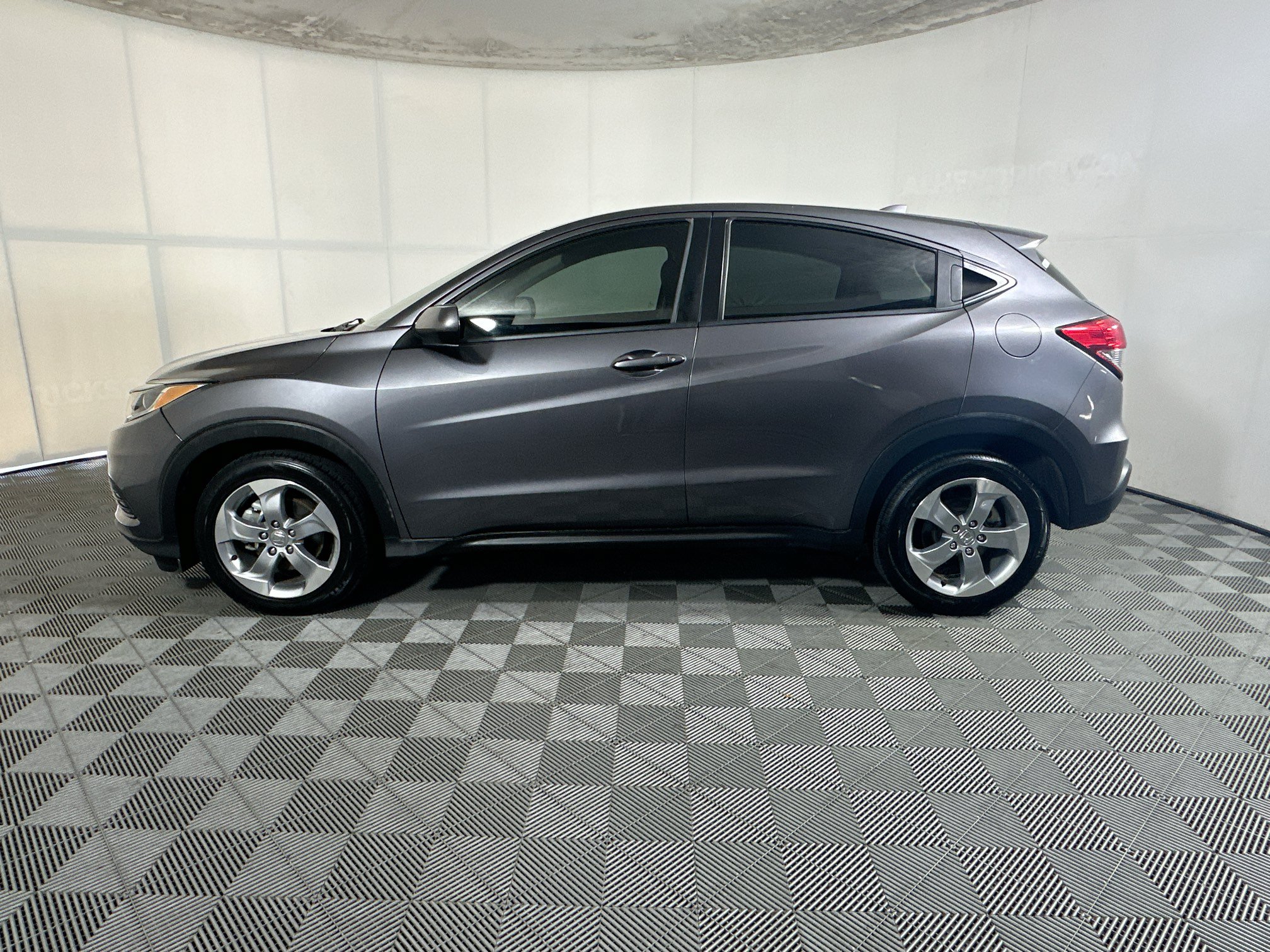 Used 2021 Honda HR-V LX image 6