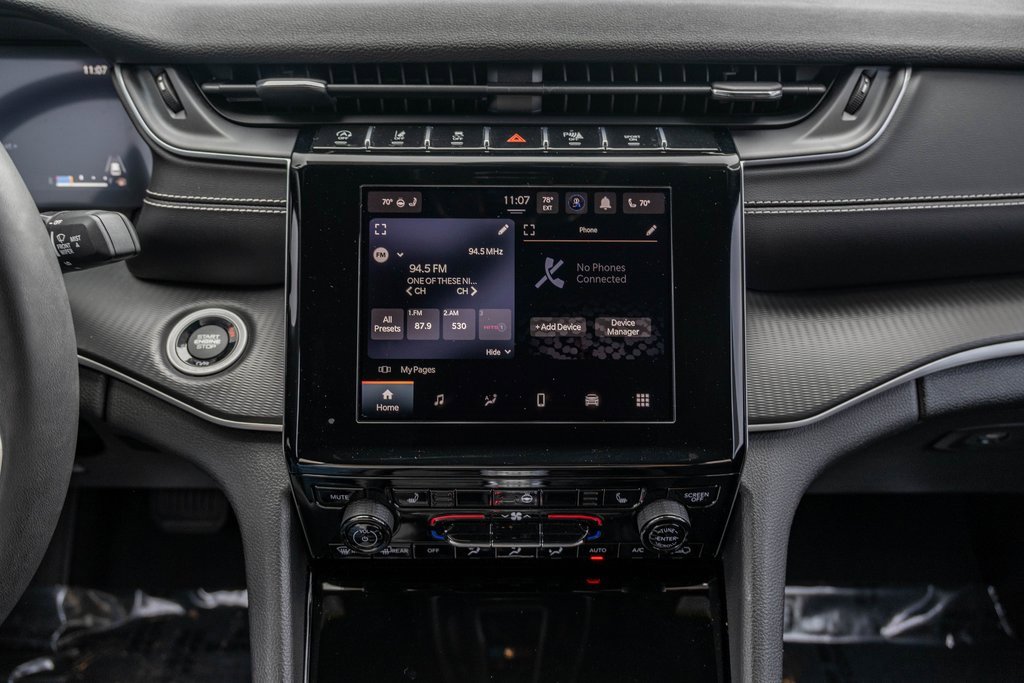 Used 2023 Jeep Grand Cherokee Altitude image 19