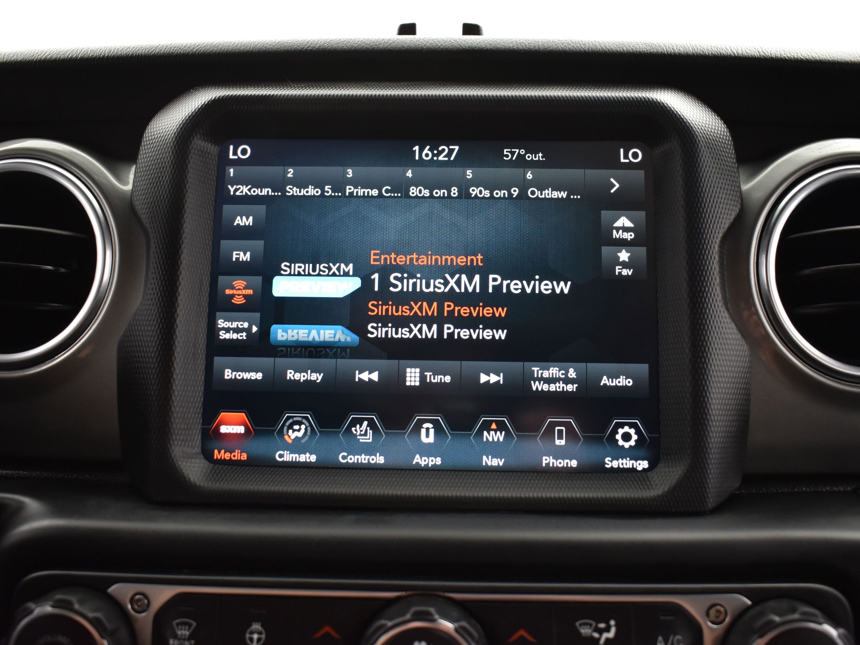 Used 2020 Jeep Wrangler Unlimited Sahara image 31