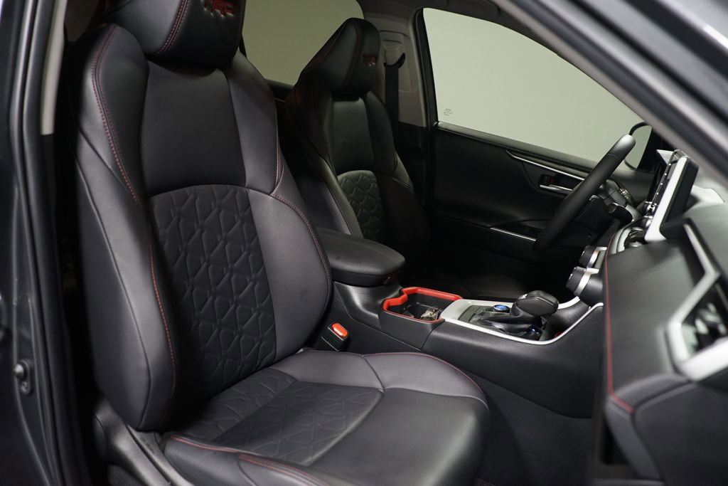 Certified 2021 Toyota RAV4 TRD Off-Road image 27