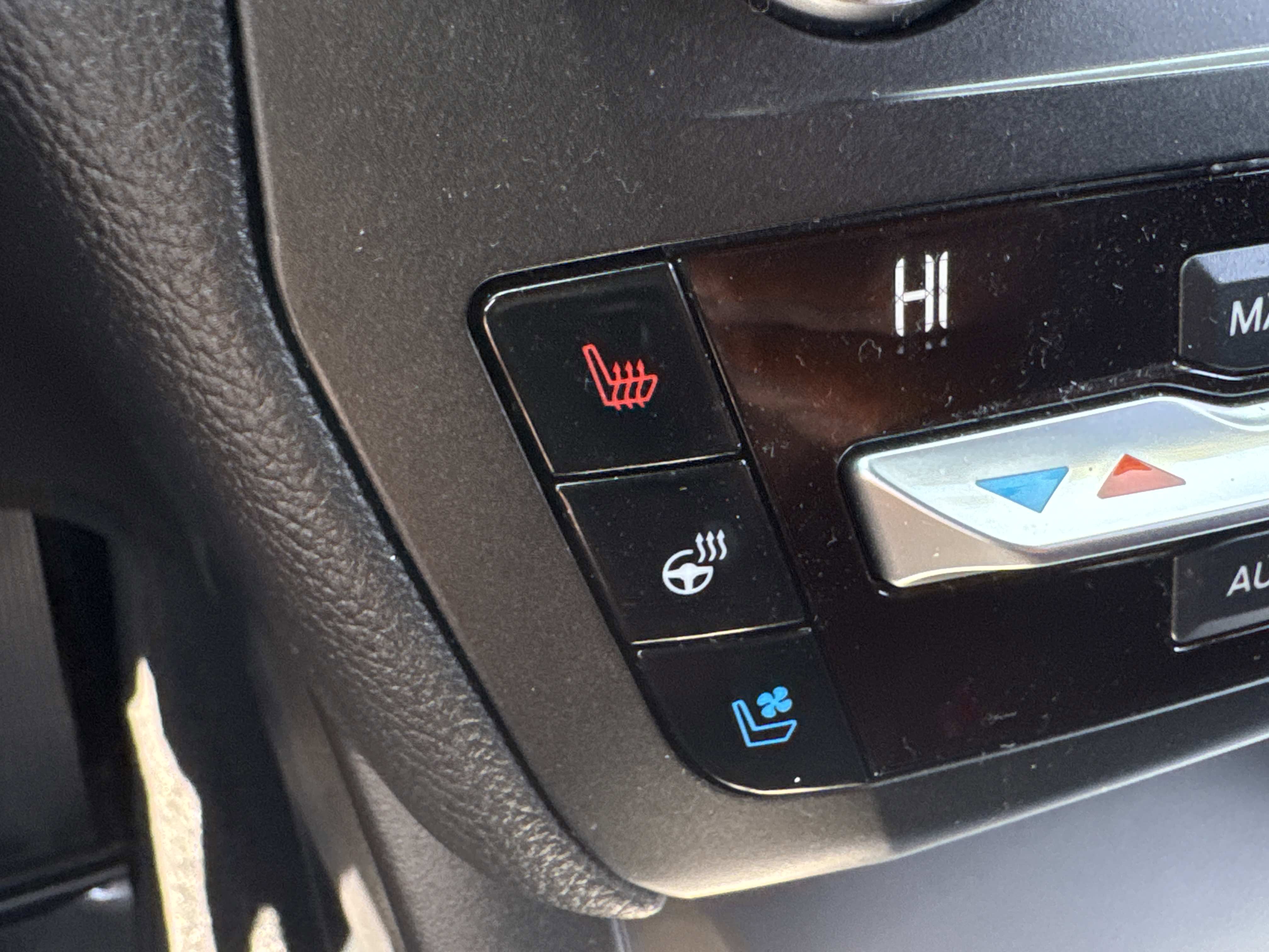 Used 2020 Ford Explorer Limited w/ Hybrid Equipment Group 310A image 26