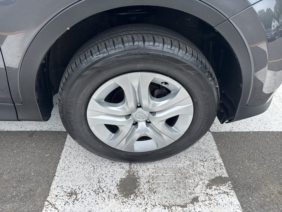 Used 2015 Toyota RAV4 LE AWD/4WD image 12