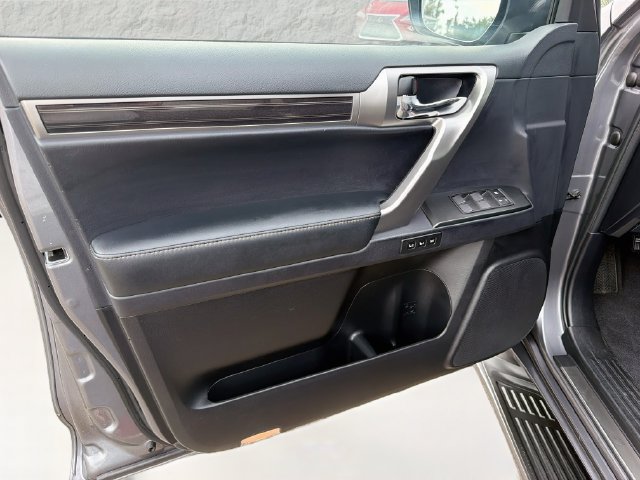 Used 2023 Lexus GX 460 Premium w/ Premium Package AWD/4WD image 21