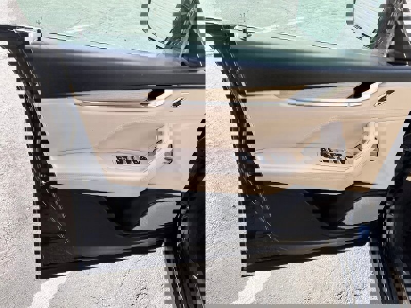 Used 2017 Maserati Levante w/ Luxury Package image 19