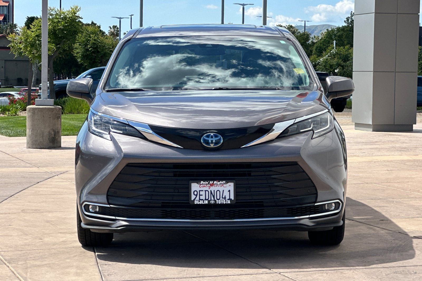 Certified 2022 Toyota Sienna XLE FWD image 11