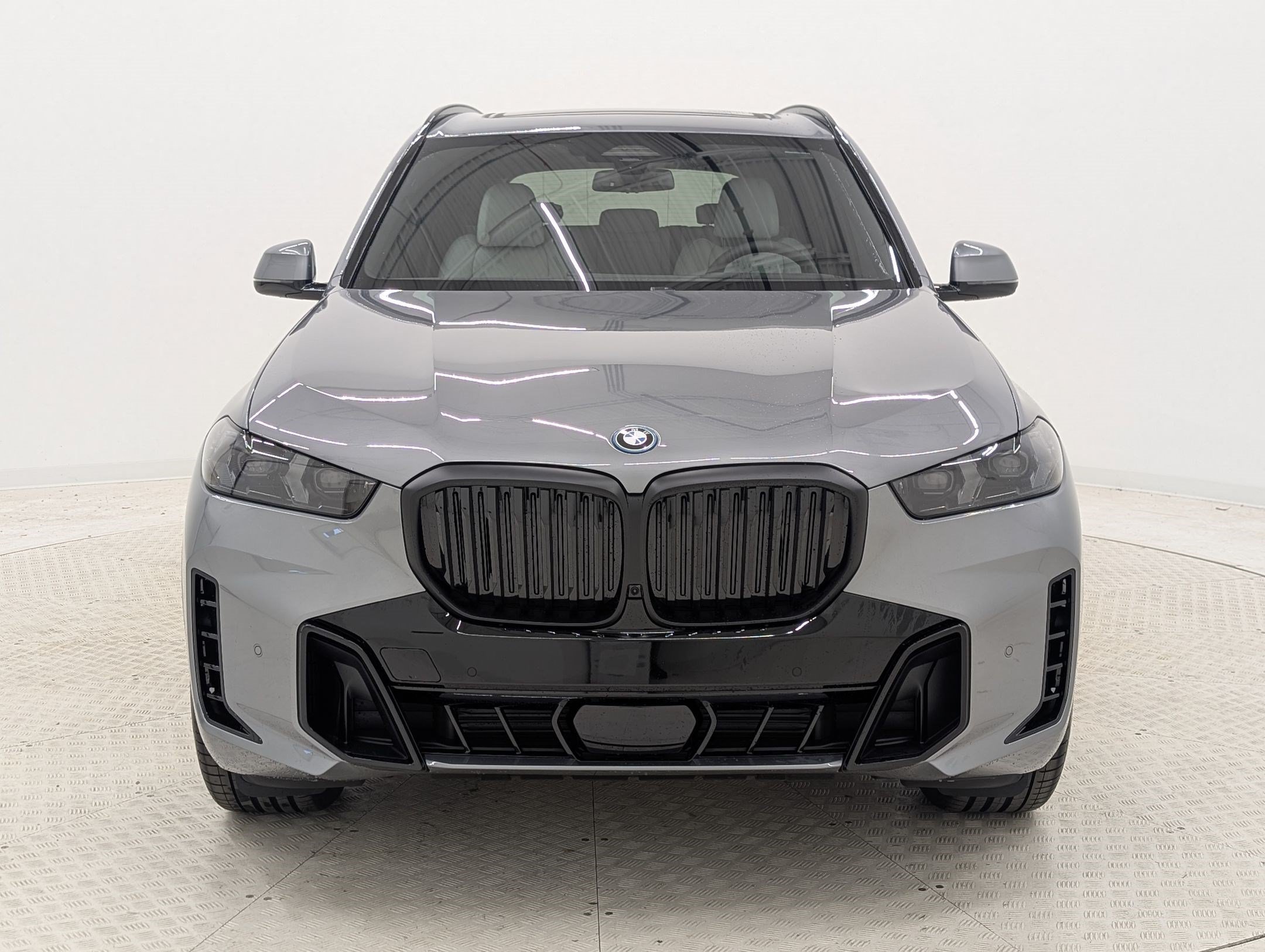 Used 2026 BMW X5 xDrive50e w/ M Sport Package AWD/4WD image 6