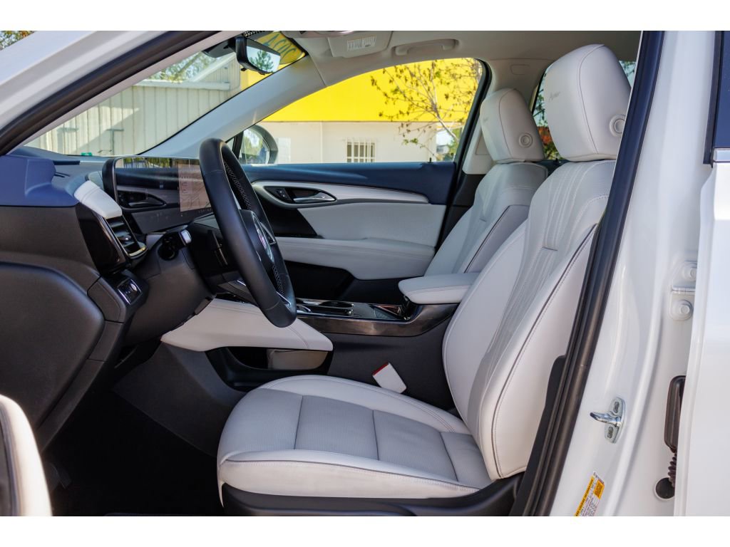Used 2024 Buick Envision Avenir AWD/4WD image 16