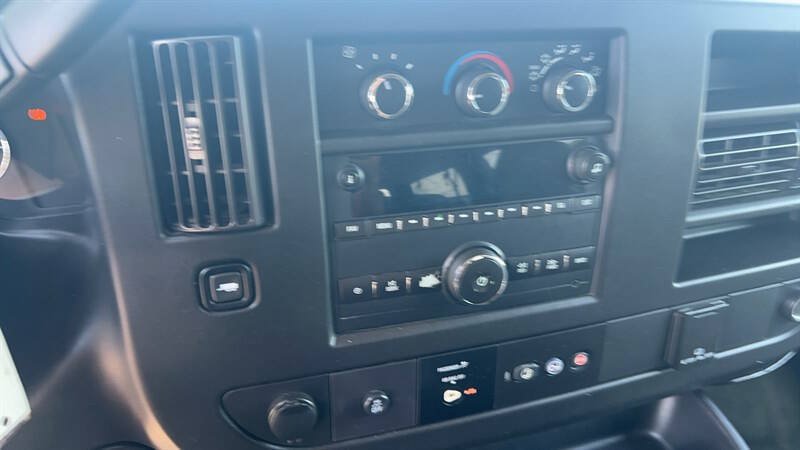 Used 2018 Chevrolet Express 3500 LT w/ LT Preferred Equipment Group RWD image 16