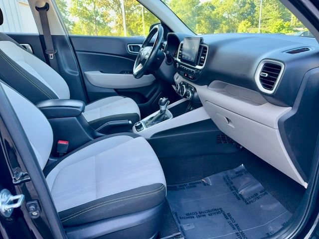 Used 2024 Hyundai Venue SEL FWD image 8