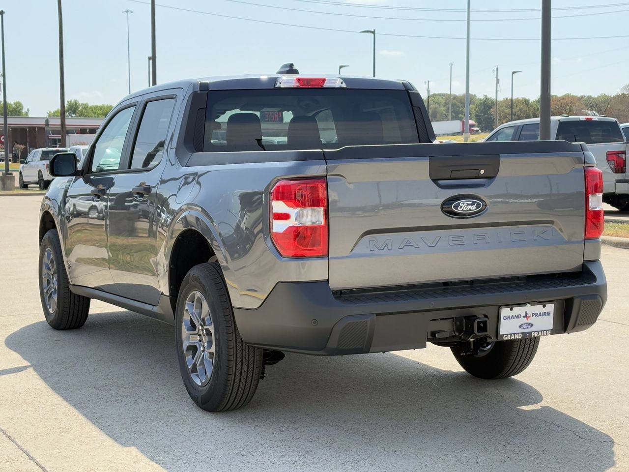 New 2026 Ford Maverick XLT w/ XLT Luxury Package FWD image 5