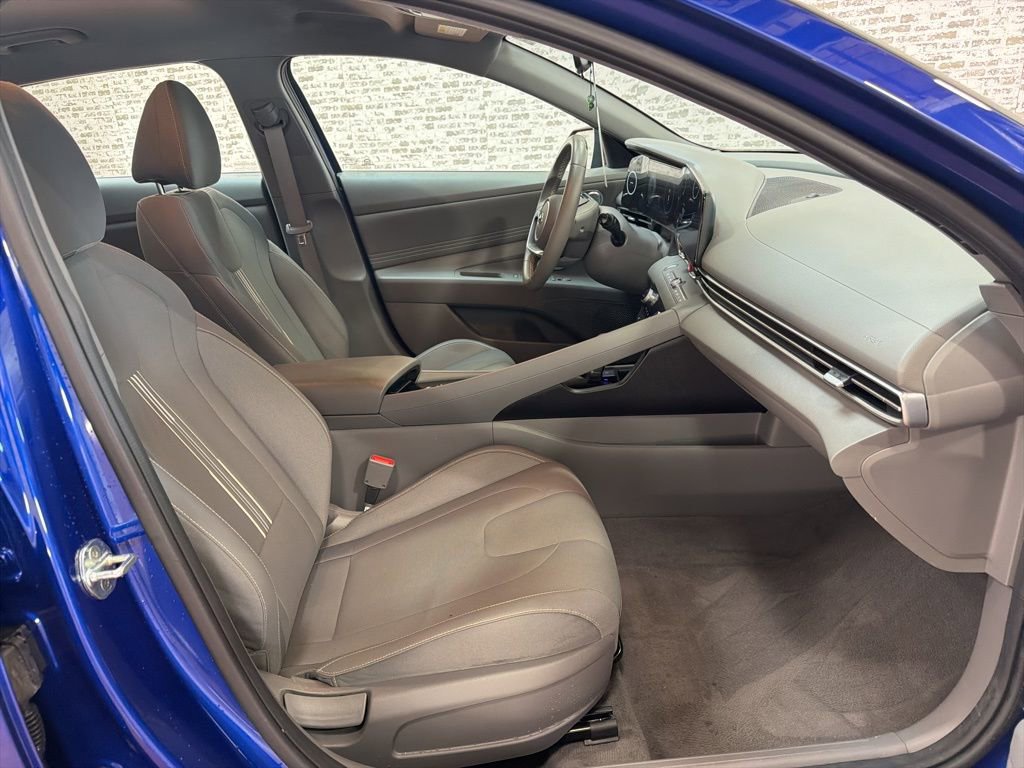 Certified 2023 Hyundai Elantra SEL w/ Convenience Package image 11